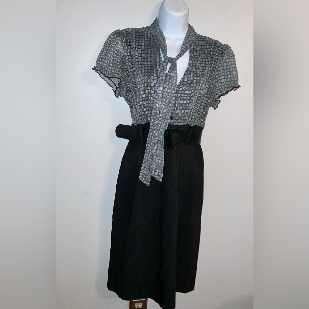 Preloved Y2K Era Chic Black & White Belted Secretary Dress Sz 13 Petite - Picture 2 of 5